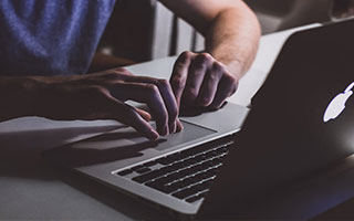 kaiyun网站-意甲裁判判罚标准的国际比较，意甲裁判服赞助商legea